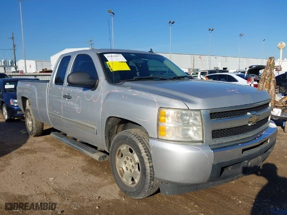 2011 Chevrolet Silverado 1500 LT with VIN 1GCRCSE05BZ159579, listed as a IAAI auction lot 41618657 with 215,578 mi miles. Bid and sale history available at carsss.com. Image 1.