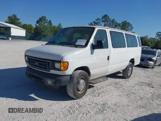 2004 Ford Econoline Passenger XL with VIN 1FBSS31L04HB18896, listed as a IAAI auction lot 42038029 with 252,825 mi miles. Bid and sale history available at carsss.com. Image 2.
