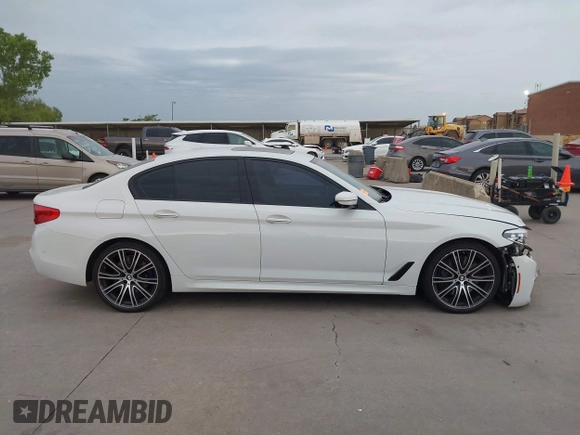 2018 BMW 5 Series 540i z VIN WBAJE5C52JWA93872, wystawiony jako IAAI lot #42191999 z przebiegiem 47 508 mil mil oraz . Historia ofert i sprzedaży dostępna na DreamBid. Obrazek 13.