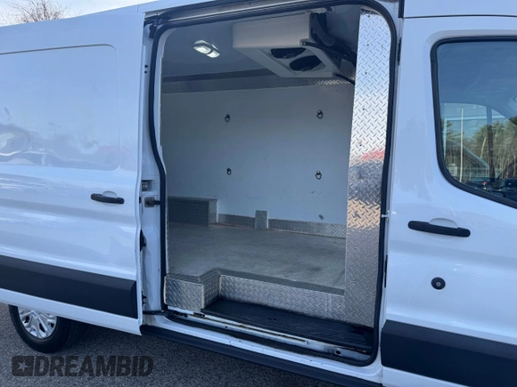 2018 Ford Transit с VIN 1FTBW2CM9JKA18939, выставлен на аукционе Copart как лот 52781585 с пробегом 236 566 миль миль и Чистый • Clean title. История ставок и продаж доступна на DreamBid. Изображение 6.