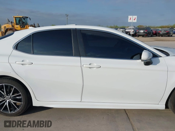2022 Toyota Camry SE with VIN 4T1G11AK7NU640669, listed as a IAAI auction lot 41860599 with 111,515 mi miles and . Bid and sale history available at DreamBid. Image 14.