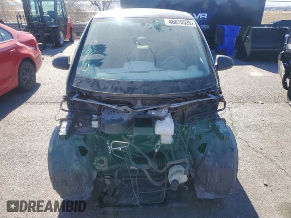 2011 Smart fortwo Pure z VIN WMEEJ3BA2BK427313, wystawiony jako Copart lot #46875525 z przebiegiem 90 435 mil mil oraz Szkoda całkowita • Salvage title. Historia ofert i sprzedaży dostępna na DreamBid. Obrazek 5.