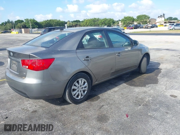 2013 Kia Forte EX with VIN KNAFU4A26D5655016, listed as a IAAI auction lot 42168521 with 201,262 mi miles. Bid and sale history available at carsss.com. Image 4.