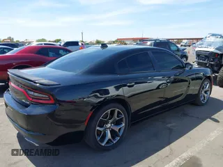 2015 Dodge Charger SXT z VIN 2C3CDXHG5FH784907, wystawiony jako IAAI lot #42322979 z przebiegiem 73 485 mil mil oraz . Historia ofert i sprzedaży dostępna na DreamBid. Obrazek 4.
