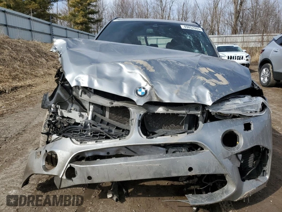 2015 BMW X5 M z VIN 5YMKT6C55F0C89017, wystawiony jako Copart lot #49052065 z przebiegiem 125 287 mil mil oraz Czysty tytuł • Clean title. Historia ofert i sprzedaży dostępna na DreamBid. Obrazek 5.