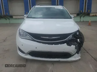 2017 Chrysler Pacifica Limited with VIN 2C4RC1GG6HR504447, listed as a Copart auction lot 53864345 with 122,164 mi miles and Clean Title. Bid and sale history available at DreamBid. Image 5.