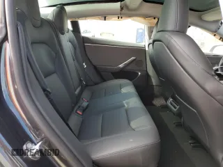 2025 Tesla Model 3 Long Range z VIN 5YJ3E1EA2SF988697, wystawiony jako Copart lot #56584815 z przebiegiem 4 664 mil mil oraz Szkoda całkowita • Salvage title. Historia ofert i sprzedaży dostępna na DreamBid. Obrazek 10.