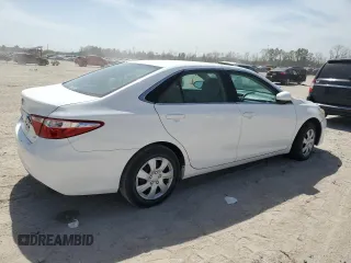 2016 Toyota Camry XLE with VIN 4T1BF1FK6GU568063, listed as a Copart auction lot 48725745 with 127,163 mi miles and Salvage Title. Bid and sale history available at carsss.com. Image 3.