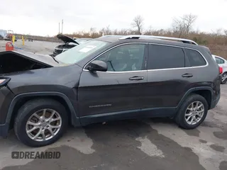 2018 Jeep Cherokee Latitude Plus with VIN 1C4PJLLB6JD518537, listed as a IAAI auction lot 41458748 with 82,093 mi miles. Bid and sale history available at carsss.com. Image 14.
