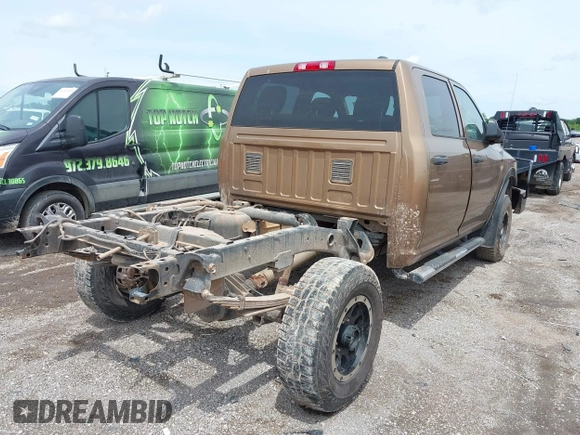 2012 Ram 2500 ST z VIN 3C6UD5CLXCG272362, wystawiony jako IAAI lot #42216175 z przebiegiem 217 984 mil mil oraz . Historia ofert i sprzedaży dostępna na DreamBid. Obrazek 4.