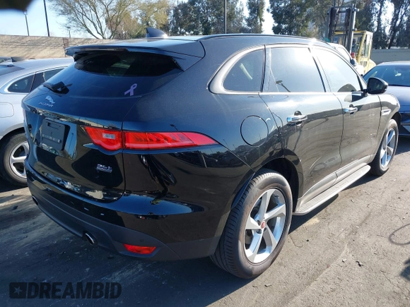2017 Jaguar F-Pace 35t Premium z VIN SADCJ2BV7HA893051, wystawiony jako IAAI lot #41841534 z przebiegiem 67 615 mil mil oraz . Historia ofert i sprzedaży dostępna na DreamBid. Obrazek 4.