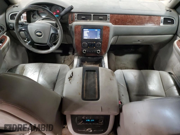 2008 Chevrolet Suburban LTZ with VIN 3GNFK16328G185646, listed as a Copart auction lot 52357175 with 294,862 mi miles and Clean Title. Bid and sale history available at carsss.com. Image 8.