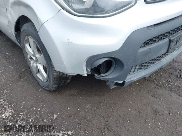 2019 Kia Soul z VIN KNDJN2A24K7676852, wystawiony jako IAAI lot #41932846 z przebiegiem 59 062 mil mil oraz . Historia ofert i sprzedaży dostępna na DreamBid. Obrazek 18.