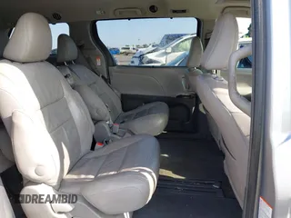 2017 Toyota Sienna XLE Auto Access Seat with VIN 5TDYZ3DC5HS831596, listed as a IAAI auction lot 42146953 with 181,807 mi miles. Bid and sale history available at carsss.com. Image 8.