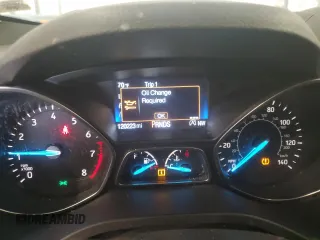 2017 Ford Escape SE with VIN 1FMCU0GD5HUD28394, listed as a Copart auction lot 52079995 with 120,223 mi miles and Salvage Title. Bid and sale history available at DreamBid. Image 9.