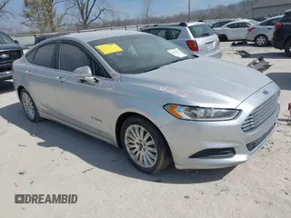 2016 Ford Fusion SE Hybrid with VIN 3FA6P0LU0GR397830, listed as a IAAI auction lot 41785627 with 185,988 mi miles. Bid and sale history available at carsss.com. Image 1.
