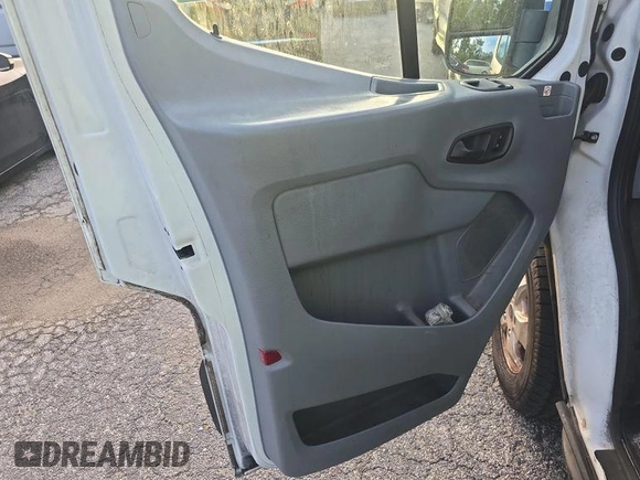 2019 Ford Transit z VIN 1FTYR2XG7KKA95980, wystawiony jako IAAI lot #42786940 z przebiegiem 143 713 mil mil oraz . Historia ofert i sprzedaży dostępna na DreamBid. Obrazek 13.
