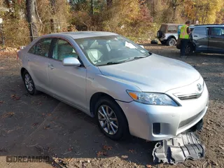 2011 Toyota Camry Hybrid with VIN 4T1BB3EK7BU133487, listed as a IAAI auction lot 40719307 with 47,649 mi miles. Bid and sale history available at carsss.com. Image 1.
