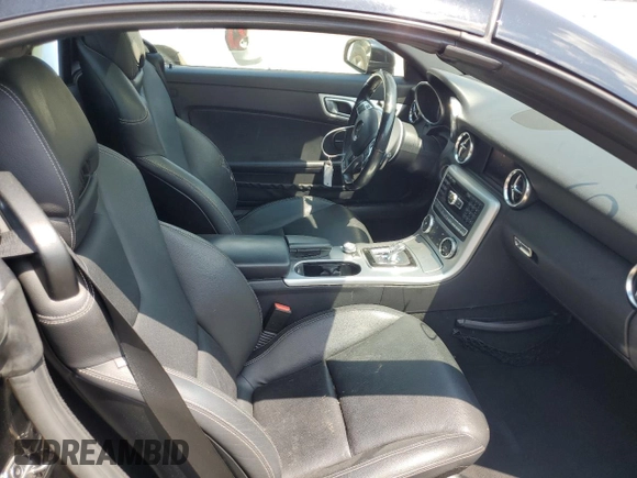 2016 Mercedes-Benz SLK 300 z VIN WDDPK3JAXGF123688, wystawiony jako Copart lot #64888383 z przebiegiem 81 733 mil mil oraz . Historia ofert i sprzedaży dostępna na DreamBid. Obrazek 10.