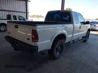 2006 Ford F-250 XL z VIN 1FTSX21P66ED70750, wystawiony jako IAAI lot #42532825 z przebiegiem 221 630 mil mil oraz . Historia ofert i sprzedaży dostępna na DreamBid. Obrazek 4.