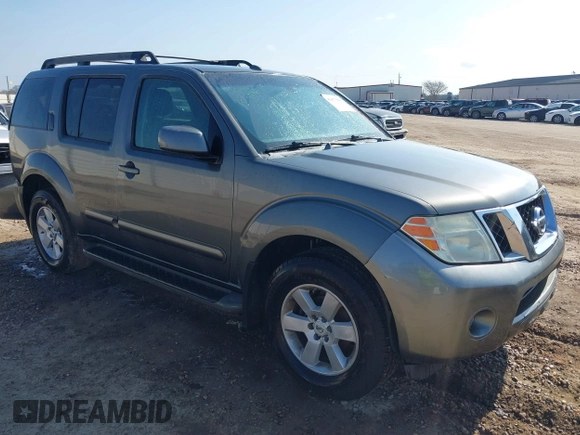 2008 Nissan Pathfinder S with VIN 5N1AR18U48C635588, listed as a IAAI auction lot 41477830 with 238,471 mi miles. Bid and sale history available at carsss.com. Image 1.