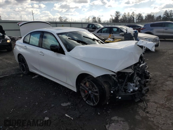 2024 BMW 3 Series M340i xDrive with VIN 3MW49FF09R8E00818, listed as a Copart auction lot 42376645 with 0 mi miles and Salvage Title. Bid and sale history available at carsss.com. Image 4.