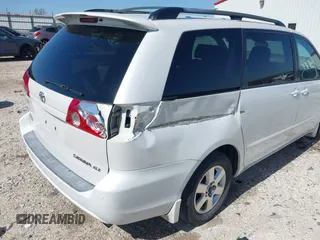 2006 Toyota Sienna XLE with VIN 5TDZA22C06S576958, listed as a IAAI auction lot 41978892 with 257,598 mi miles. Bid and sale history available at carsss.com. Image 6.