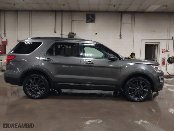 2017 Ford Explorer XLT with VIN 1FM5K8D81HGD27004, listed as a IAAI auction lot 41760831 with 107,187 mi miles. Bid and sale history available at carsss.com. Image 13.