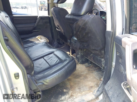 2010 Nissan Titan SE with VIN 1N6BA0ED3AN324773, listed as a IAAI auction lot 41982313 with 270,002 mi miles. Bid and sale history available at carsss.com. Image 8.