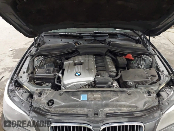2006 BMW 5 Series 530xi with VIN WBANN73566CN03558, listed as a IAAI auction lot 41923990 with 122,366 mi miles and . Bid and sale history available at carsss.com. Image 10.