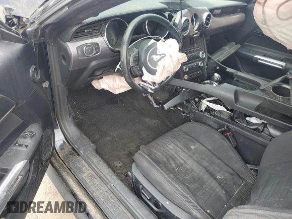 2017 Ford Mustang EcoBoost z VIN 1FA6P8TH0H5239347, wystawiony jako Copart lot #59387815 z przebiegiem Nie podano mil oraz Szkoda całkowita • Salvage title. Historia ofert i sprzedaży dostępna na DreamBid. Obrazek 8.