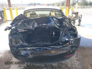 2020 Tesla Model 3 Performance z VIN 5YJ3E1EC2LF805320, wystawiony jako IAAI lot #41799172 z przebiegiem 24 253 mil mil oraz . Historia ofert i sprzedaży dostępna na DreamBid. Obrazek 15.