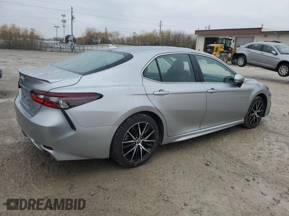 2022 Toyota Camry SE with VIN 4T1G11AK0NU699014, listed as a Copart auction lot 80945024 with 52,991 mi miles and Non Repairable. Bid and sale history available at DreamBid. Image 3.