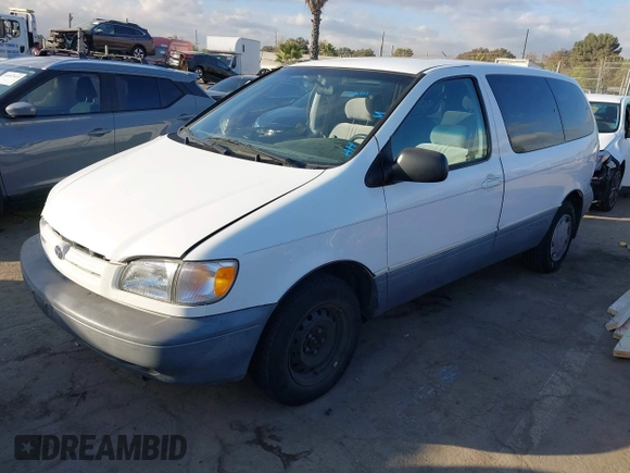 2000 Toyota Sienna CE with VIN 4T3GF19CXYU297351, listed as a IAAI auction lot 41086347 with 40,258 mi miles. Bid and sale history available at carsss.com. Image 2.