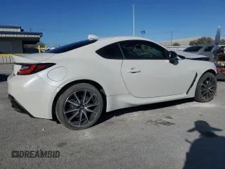 2024 Toyota 86 with VIN JF1ZNBB19R8753377, listed as a Copart auction lot 44707145 with 6,039 mi miles and Salvage Title. Bid and sale history available at DreamBid. Image 3.