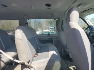 2014 Ford Econoline Passenger XL z VIN 1FBNE3BL3EDA08209, wystawiony jako Copart lot #46532505 z przebiegiem 136 444 mil mil oraz Szkody całkowita. Historia ofert i sprzedaży dostępna na DreamBid. Obrazek 11.