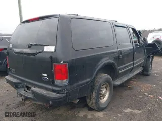 2001 Ford Excursion Limited with VIN 1FMNU43S31ED09394, listed as a IAAI auction lot 41188846 with 350,544 mi miles. Bid and sale history available at carsss.com. Image 4.