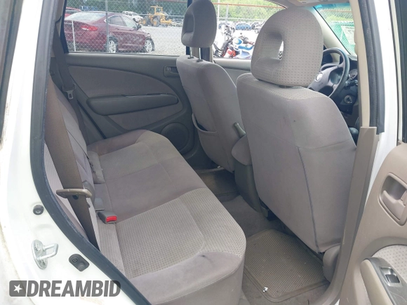 2005 Mitsubishi Outlander XLS with VIN JA4LX41F95U031468, listed as a IAAI auction lot 42114377 with 172,413 mi miles. Bid and sale history available at carsss.com. Image 8.