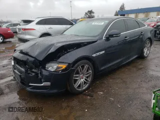 2016 Jaguar XJ R-Sport z VIN SAJWJ1CD3G8V98397, wystawiony jako Copart lot #82135843 z przebiegiem 111 657 mil mil oraz . Historia ofert i sprzedaży dostępna na DreamBid. Obrazek 1.