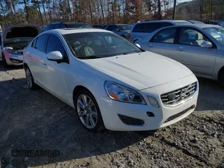 2011 Volvo S60 with VIN YV1902FHXB2009032, listed as a IAAI auction lot 41498860 with 175,063 mi miles. Bid and sale history available at carsss.com. Image 1.