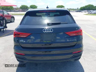 2024 Audi Q3 S line Premium z VIN WA1DECF39R1055263, wystawiony jako IAAI lot #42270200 z przebiegiem 29 691 mil mil oraz . Historia ofert i sprzedaży dostępna na DreamBid. Obrazek 16.