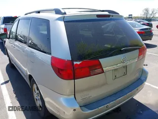 2005 Toyota Sienna XLE with VIN 5TDZA22C45S276838, listed as a IAAI auction lot 42149942 with 242,598 mi miles and . Bid and sale history available at carsss.com. Image 12.
