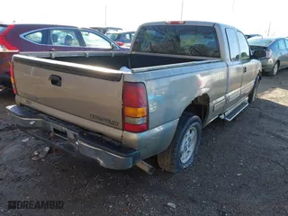 2000 Chevrolet Silverado 1500 LS with VIN 2GCEC19TXY1399466, listed as a IAAI auction lot 41814297 with 275,725 mi miles. Bid and sale history available at carsss.com. Image 4.