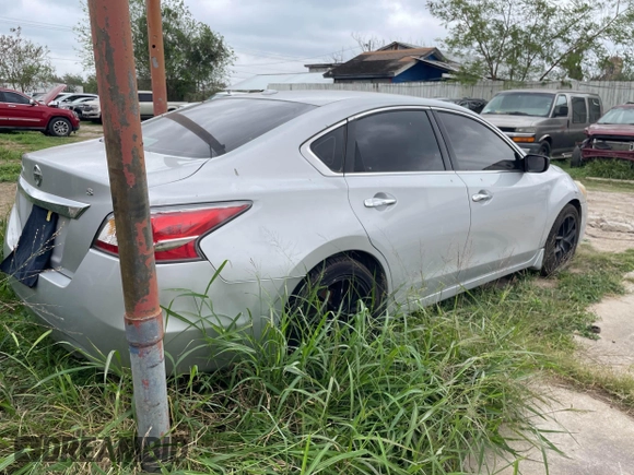 2015 Nissan Altima S with VIN 1N4AL3AP7FN348629, listed as a IAAI auction lot 41723798 with 283,642 mi miles and . Bid and sale history available at DreamBid. Image 4.