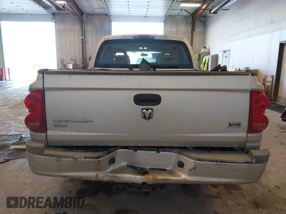 2006 Dodge Dakota SLT with VIN 1D7HW48N46S600256, listed as a IAAI auction lot 41442535 with 184,283 mi miles and . Bid and sale history available at carsss.com. Image 16.