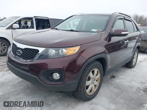 2012 Kia Sorento LX with VIN 5XYKTDA27CG286497, listed as a IAAI auction lot 41644275 with 172,913 mi miles. Bid and sale history available at carsss.com. Image 2.