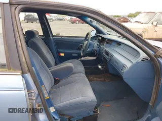 1994 Mercury Sable GS z VIN 1MELM50U8RG640753, wystawiony jako IAAI lot #42276224 z przebiegiem 76 748 mil mil oraz . Historia ofert i sprzedaży dostępna na DreamBid. Obrazek 5.