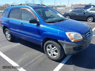 2008 Kia Sportage LX with VIN KNDJE723887506409, listed as a IAAI auction lot 41848444 with 202,076 mi miles. Bid and sale history available at carsss.com. Image 1.