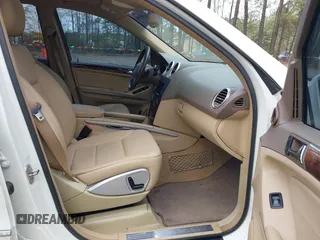 2010 Mercedes-Benz M 350 z VIN 4JGBB5GB7AA616910, wystawiony jako IAAI lot #41948828 z przebiegiem 131 196 mil mil oraz . Historia ofert i sprzedaży dostępna na DreamBid. Obrazek 5.