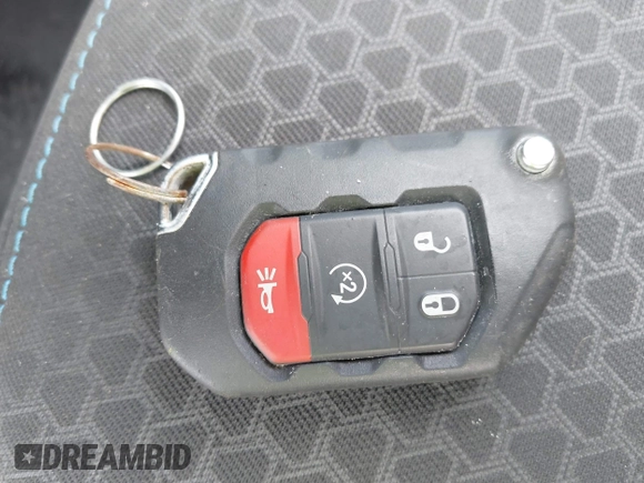 2024 Jeep Wrangler Rubicon X z VIN 1C4RJXR64RW197186, wystawiony jako IAAI lot #42405700 z przebiegiem 6 397 mil mil oraz . Historia ofert i sprzedaży dostępna na DreamBid. Obrazek 11.